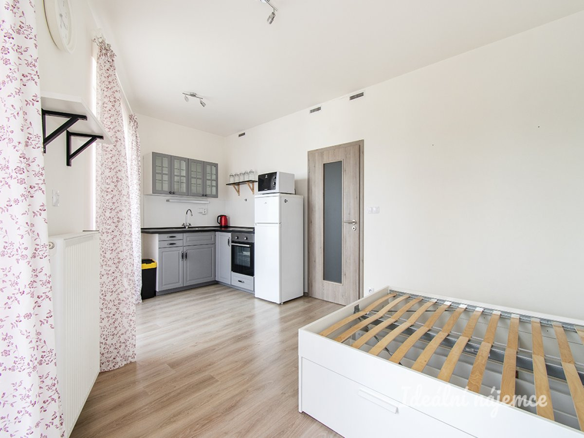 Pronájem bytu 1+kk, Sazovická, Zličín, 16.500 Kč/měs, 26 m2