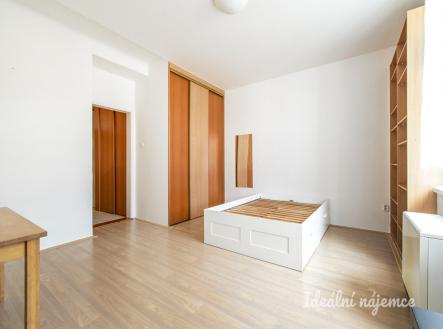 Pronájem bytu, 1+kk, 32 m²