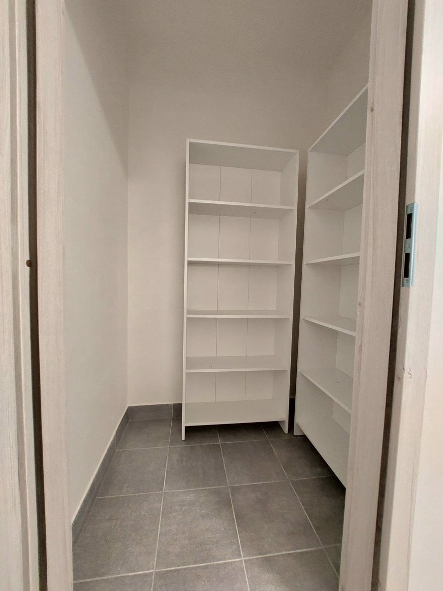 Pronájem bytu 3+1 s garáží, Smilova, 20 000 Kč/měs, 92 m2