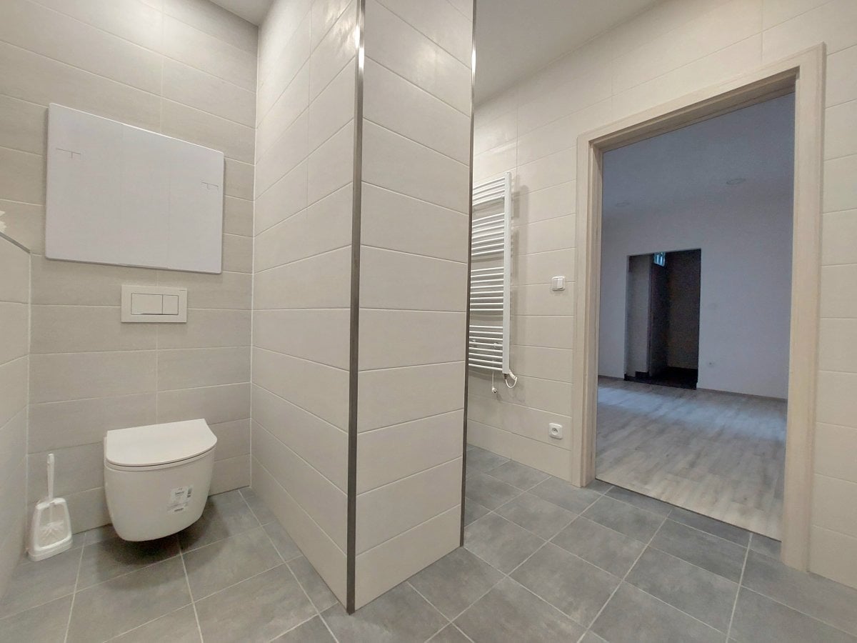 Pronájem bytu 3+1 s garáží, Smilova, 20 000 Kč/měs, 92 m2
