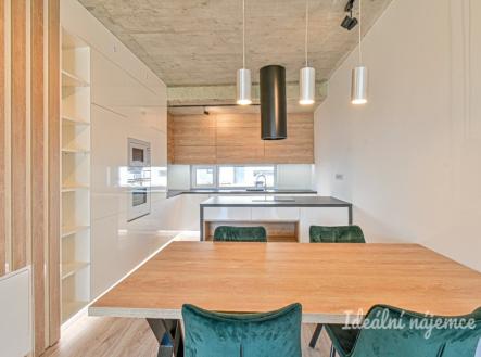 Pronájem bytu, 4+kk, 118 m²