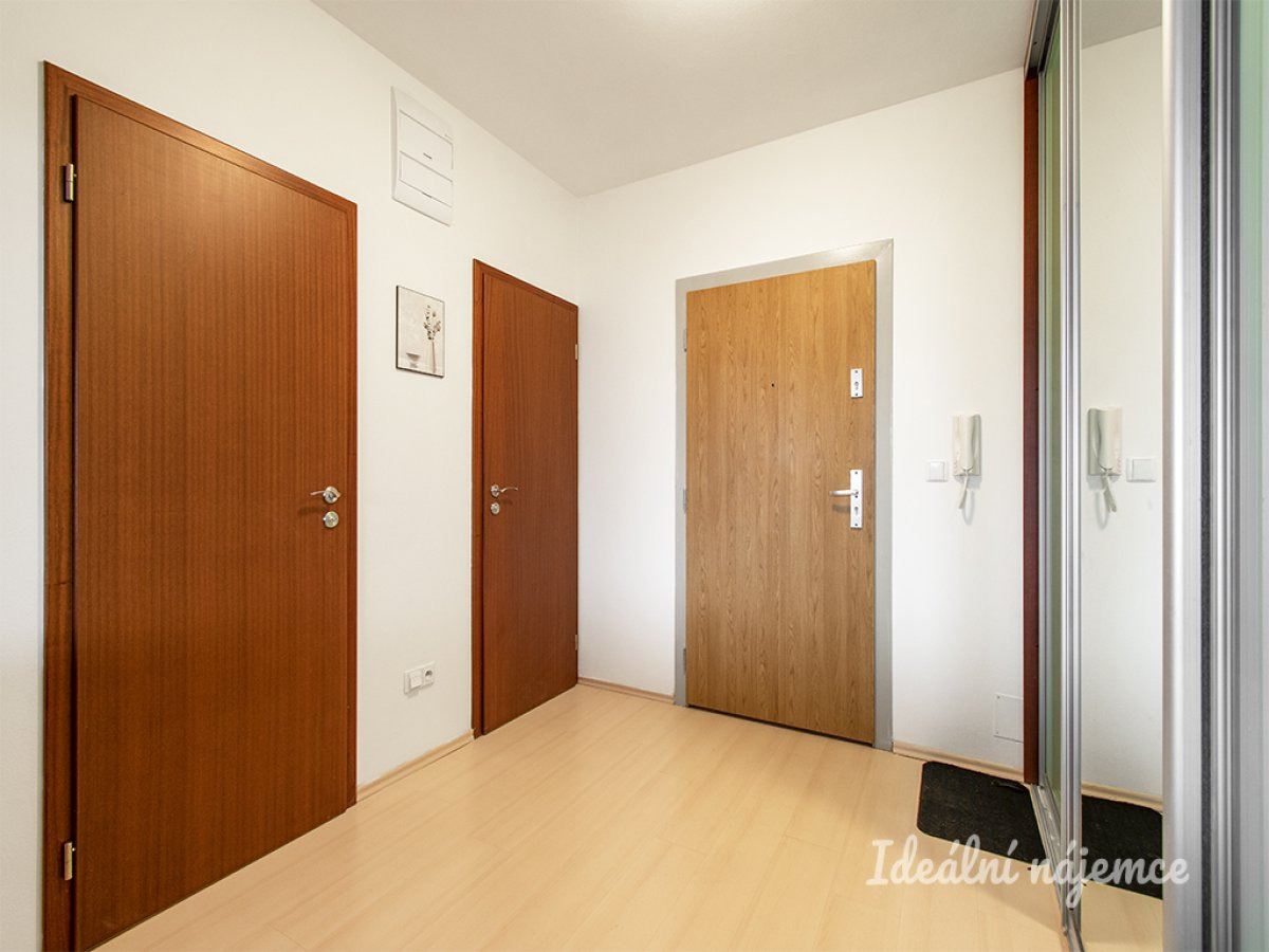 Pronájem bytu 2kk, U Měšťanského Pivovaru, Holešovice, 22500 Kč/ měsíc,  47 m2