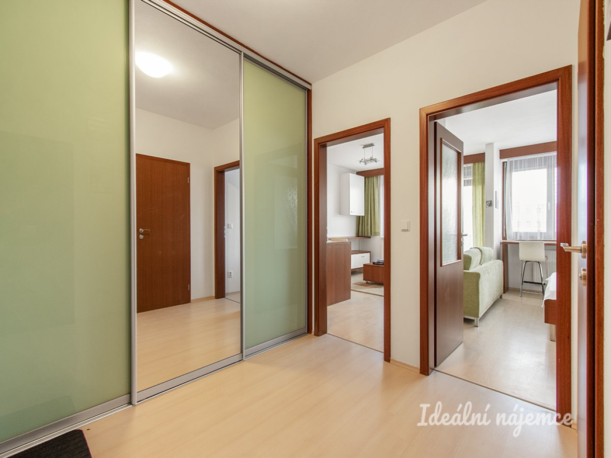 Pronájem bytu 2kk, U Měšťanského Pivovaru, Holešovice, 22500 Kč/ měsíc,  47 m2