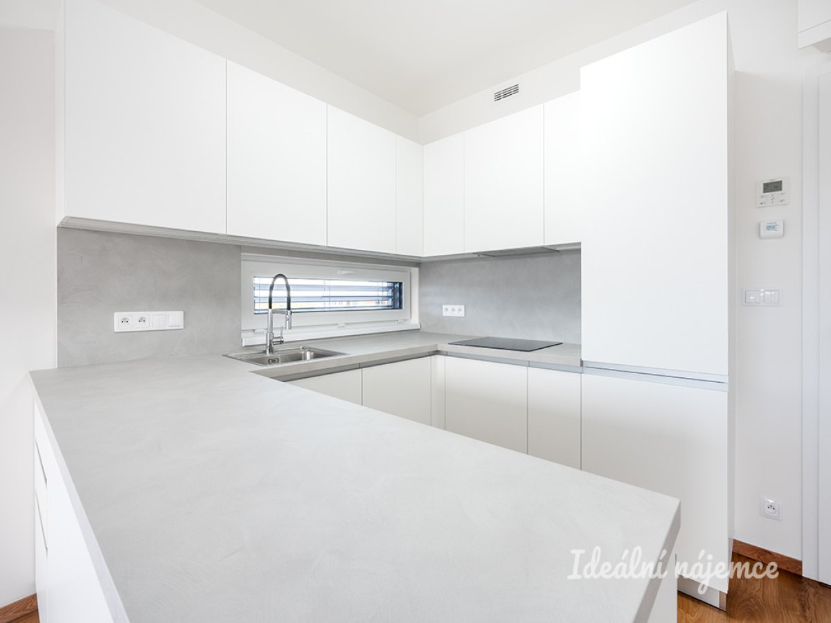 Pronájem bytu 2+kk, Bešťákova, Střížkov, 28000 Kč/měs, 65 m2