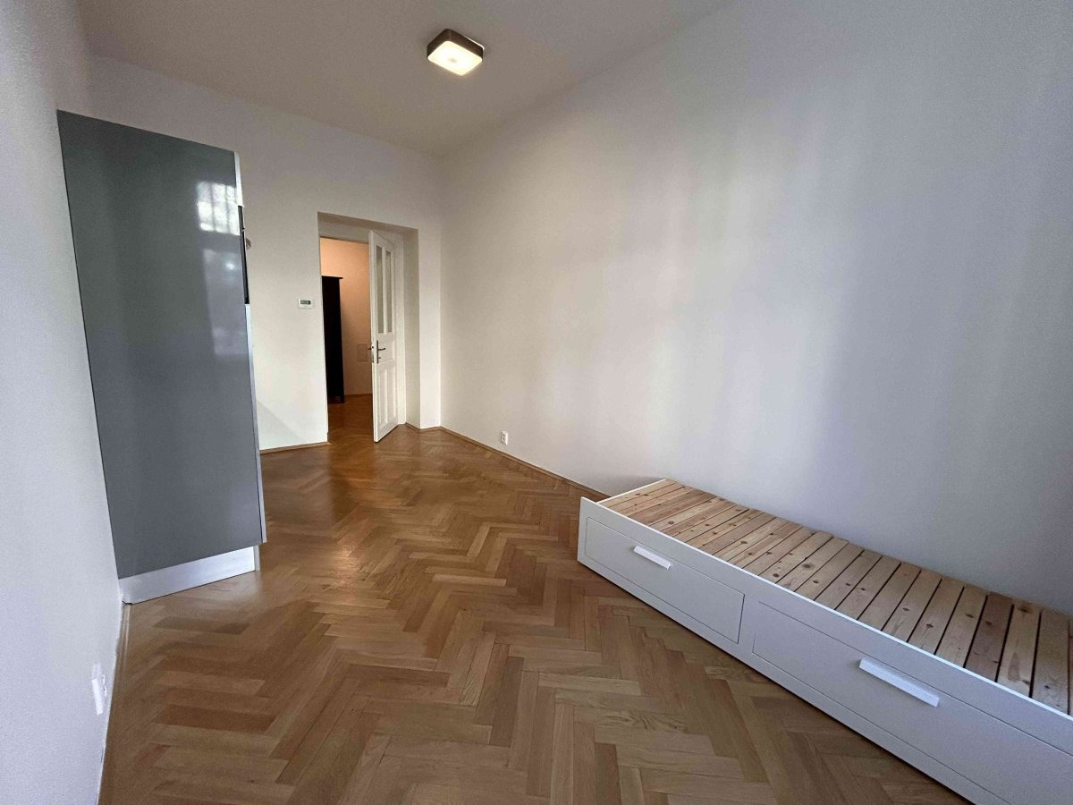 Pronájem bytu 1+kk, Korunovační, Praha 7 - Bubeneč, 19900 Kč/měsíc 28 m²