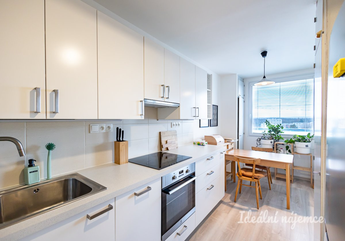 Pronájem bytu 3+1, Tatarkova, Háje, 27200 Kč/měs, 77 m2