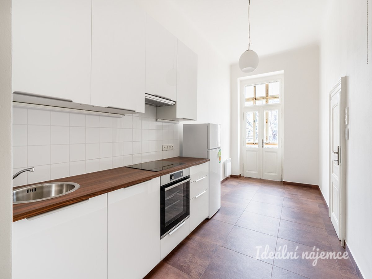 Pronájem bytu 3+1, Milady Horákové, Holešovice,  32990 Kč/ měsíc,  90 m2