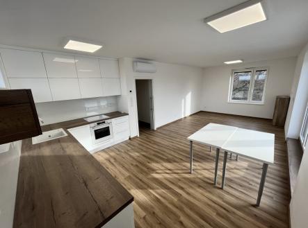 Pronájem bytu, 4+kk, 96 m²