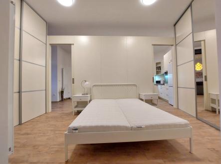 Pronájem bytu, 2+kk, 71 m²
