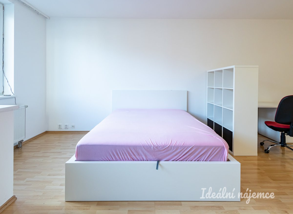 Pronájem bytu 1+kk, Za Valem, Kunratice, 18990 Kč/měs, 42 m2