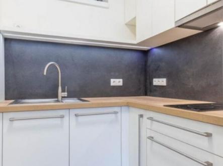 Pronájem bytu, 1+kk, 33 m²