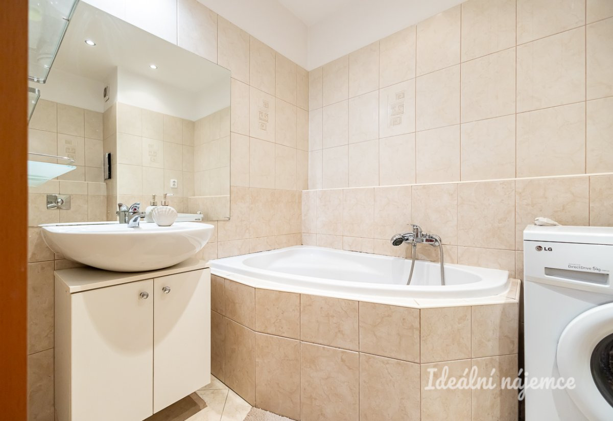 Pronájem bytu 2+kk, Velenovského, Záběhlice, 23500 Kč/měs, 53 m2