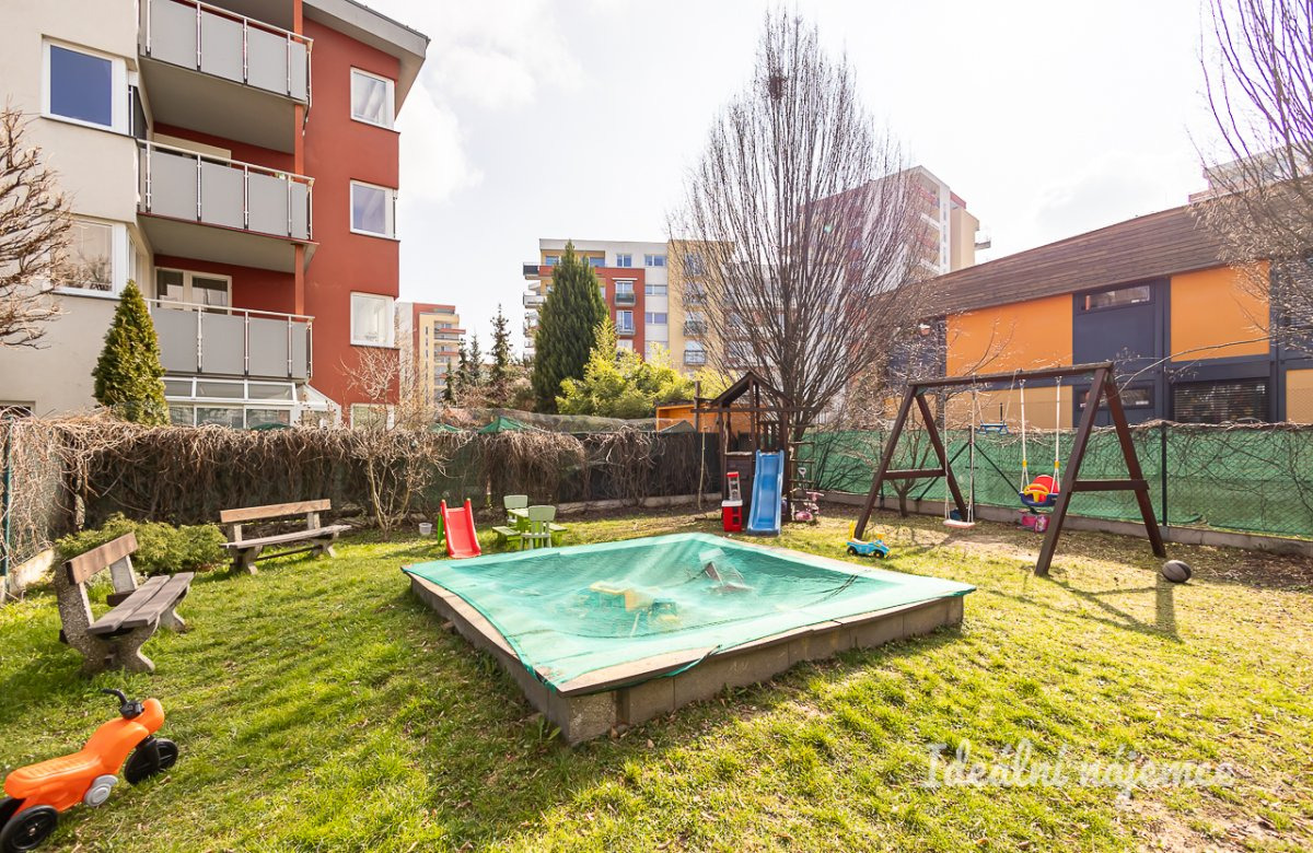 Pronájem bytu 3+kk, Beranových, Letňany,  71 m2