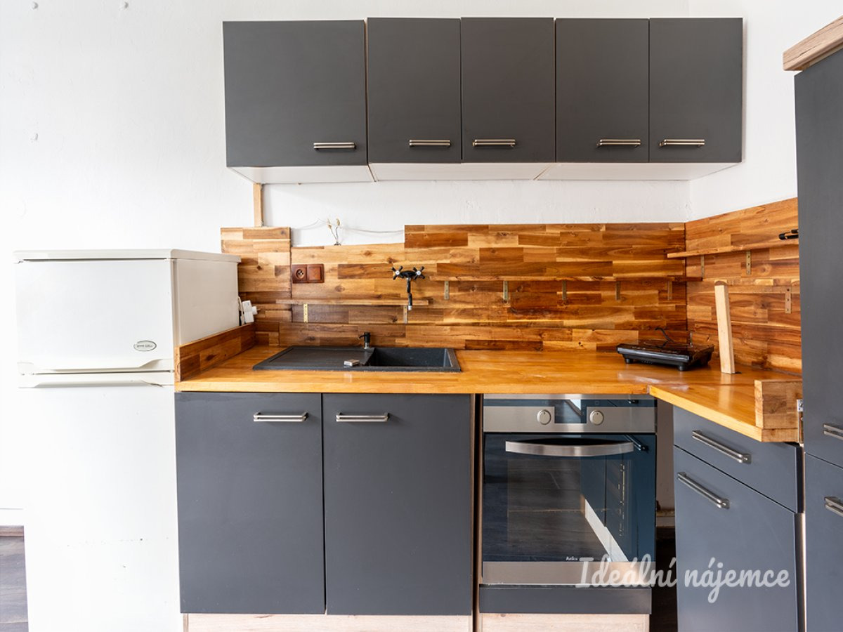 Pronájem bytu 1+kk, Michelská, Michle, 14200Kč/měs, 25 m2