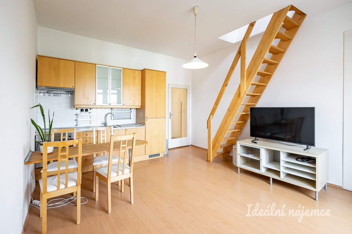 Pronájem bytu 2+kk, Vyšší, Nusle, 19500 Kč/měs, 46 m2