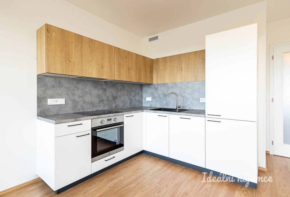 Pronájem bytu 3+kk, Zimova, Kamýk, 28990 Kč/měs, 70 m2