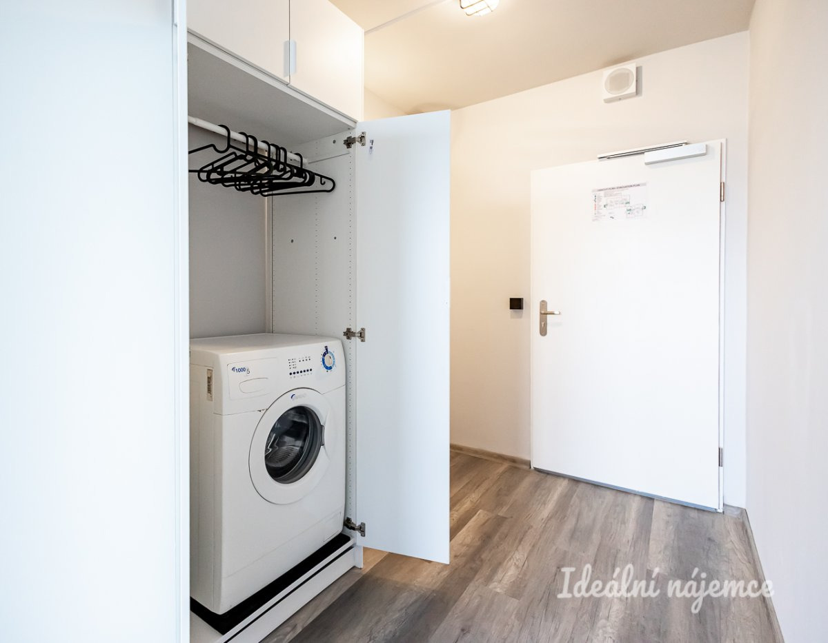 Pronájem bytu 1+kk, Děčínská, Střížkov, 23 m2