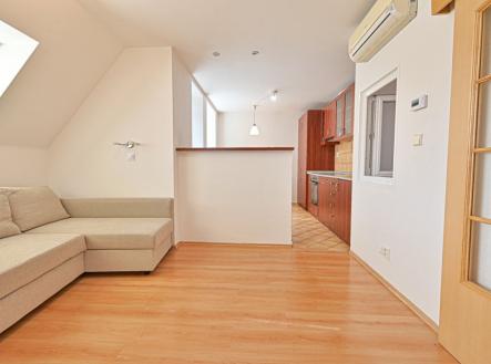 Pronájem bytu, 4+kk, 72 m²