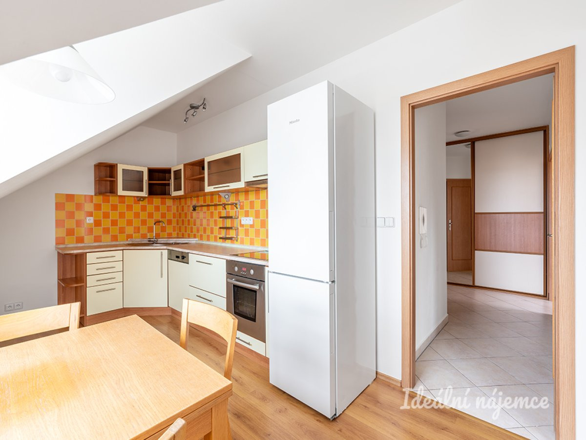 Pronájem bytu 2+1, Žlutá, Chrášťany u Prahy, 20500, 63 m2