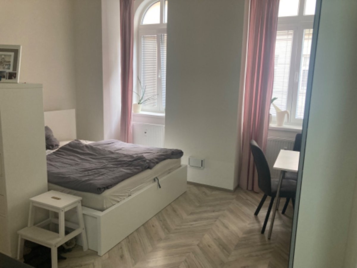 Pronájem bytu 1+kk, Vlhká, Zábrdovice, 12500 Kč/měs, 27 m2