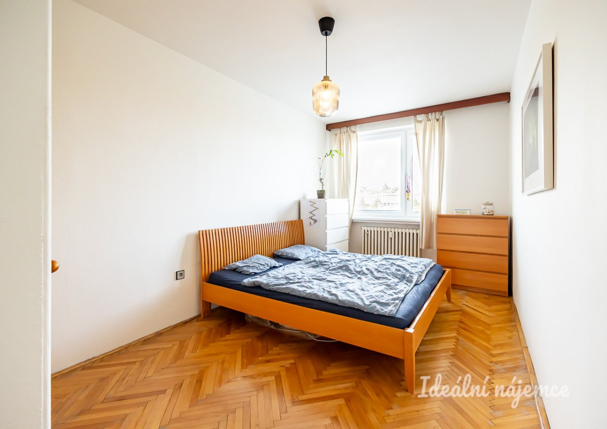 Pronájem bytu 3+1, U kněžské louky, Žižkov, 26900 Kč/měs, 89 m2