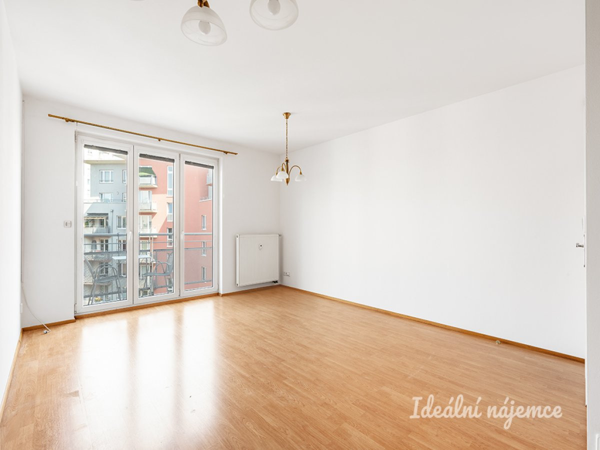 Pronájem bytu 2+kk s balkonem, Velenovského, Záběhlice, 24000 Kč/měs, 52 m2
