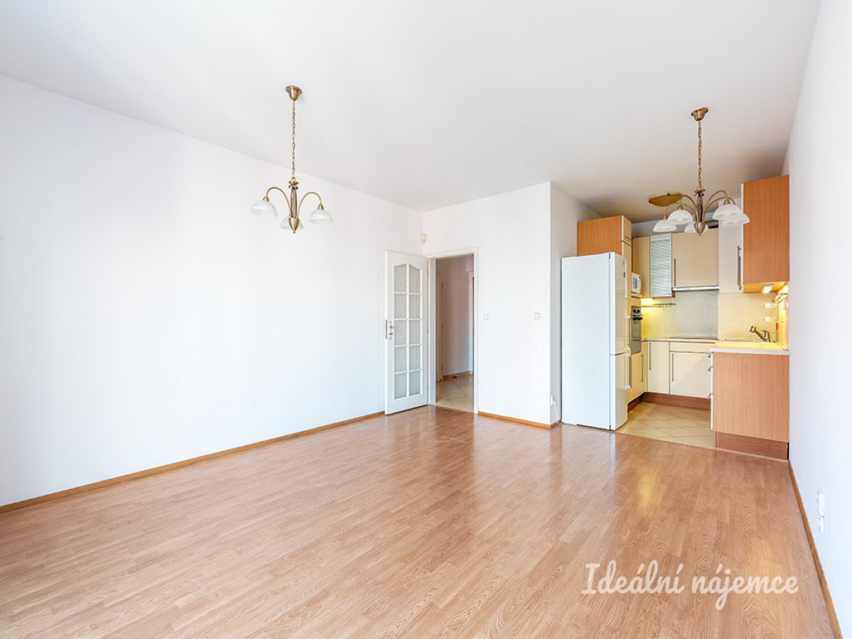 Pronájem bytu 2+kk s balkonem, Velenovského, Záběhlice, 24000 Kč/měs, 52 m2