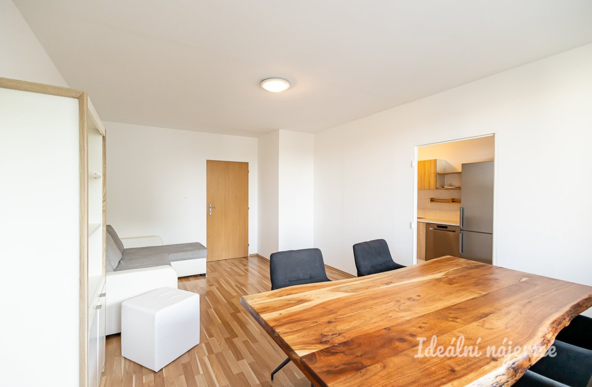 Pronájem bytu 3+1, V remízku, Hlubočepy, 22990 Kč/měs, 82 m2