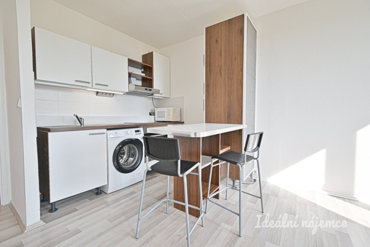 Pronájem bytu 1+kk, Čejkovická, Židenice, 12.900 Kč/měs, 33 m2