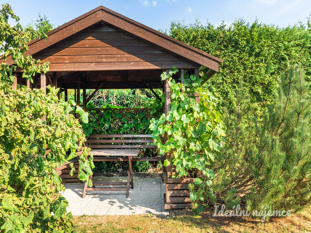 Pronájem domu, Kemrova, Satalice, 41 900 Kč/měs, 141 m2