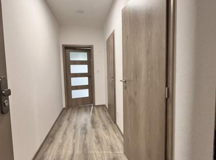 Pronájem bytu, 1+kk, 33 m²