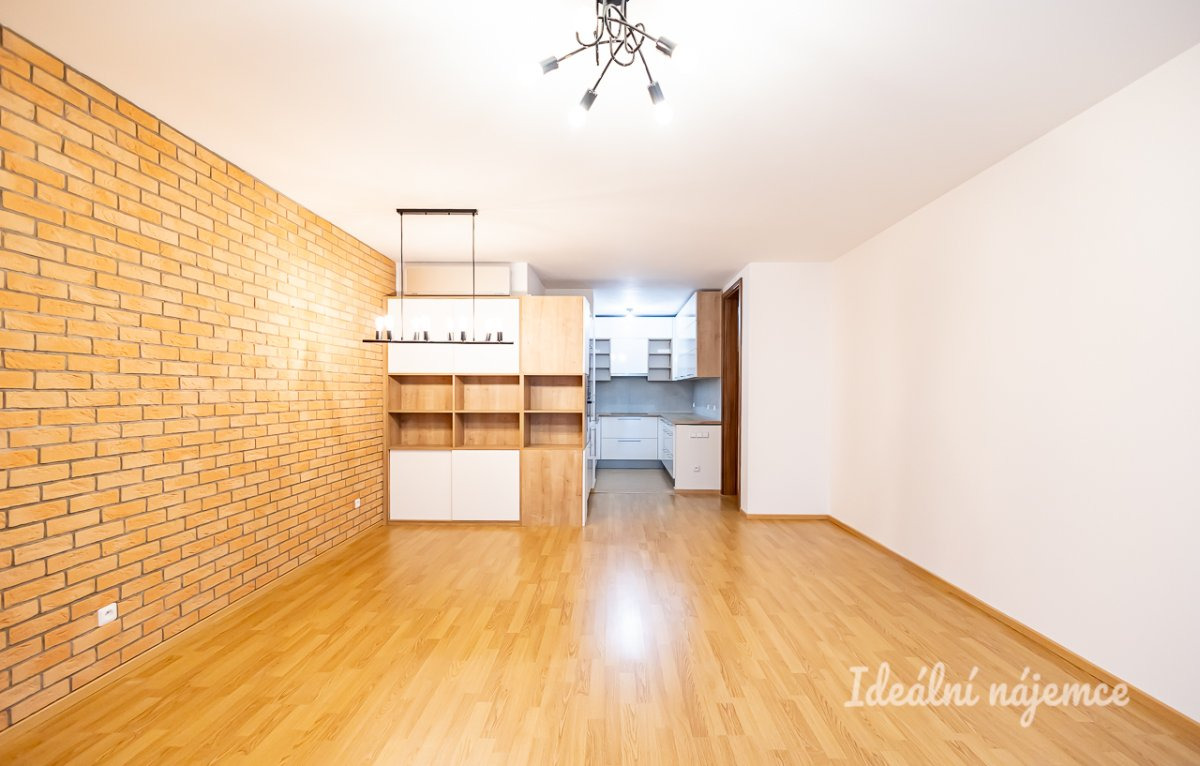 Pronájem bytu 3+kk, Adamova, Veleslavín, 30900 Kč/měs, 84 m2