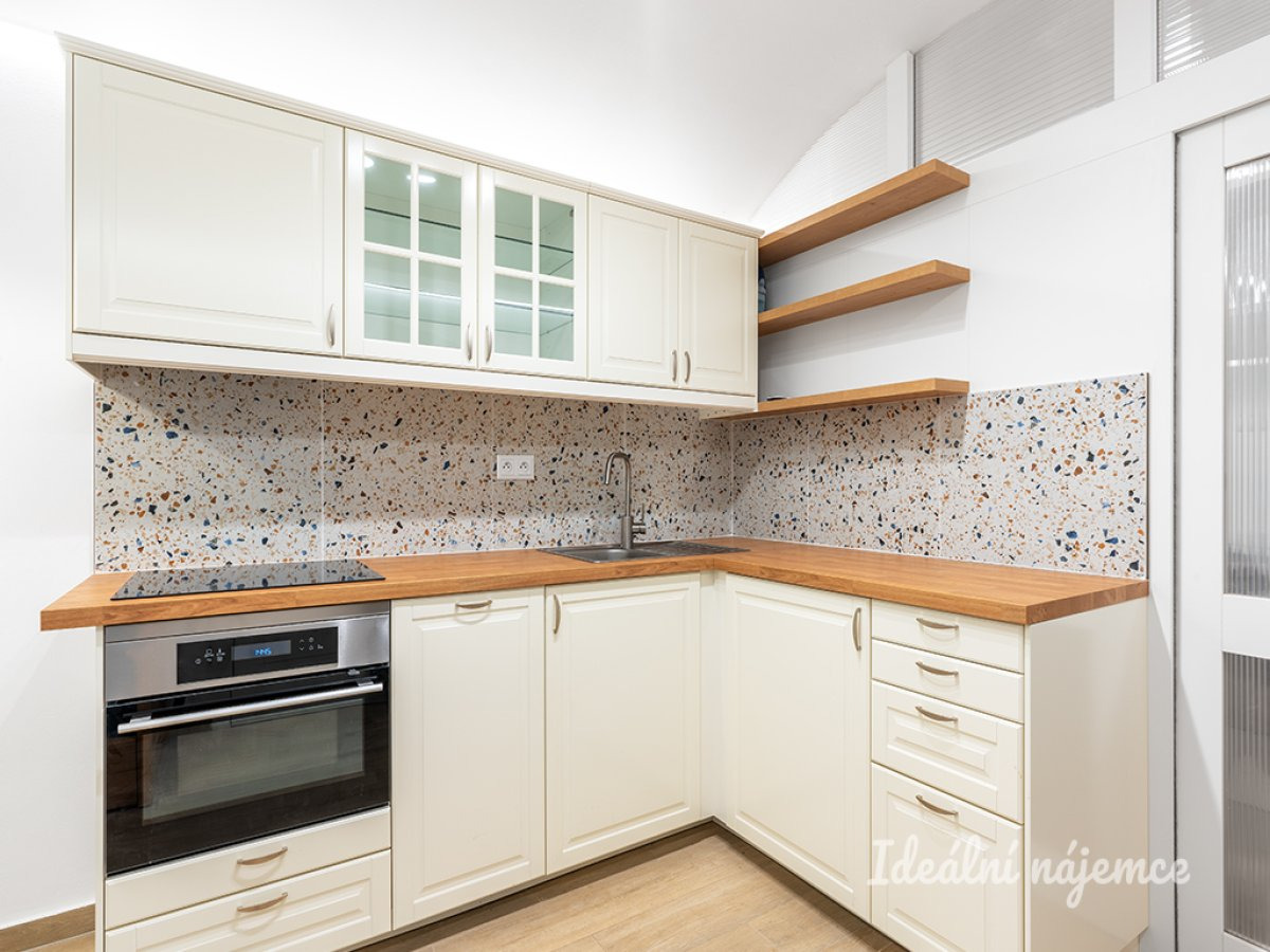 Pronájem bytu 2+kk, Ovenecká, Bubeneč, 19.990 Kč/měs, 30 m2