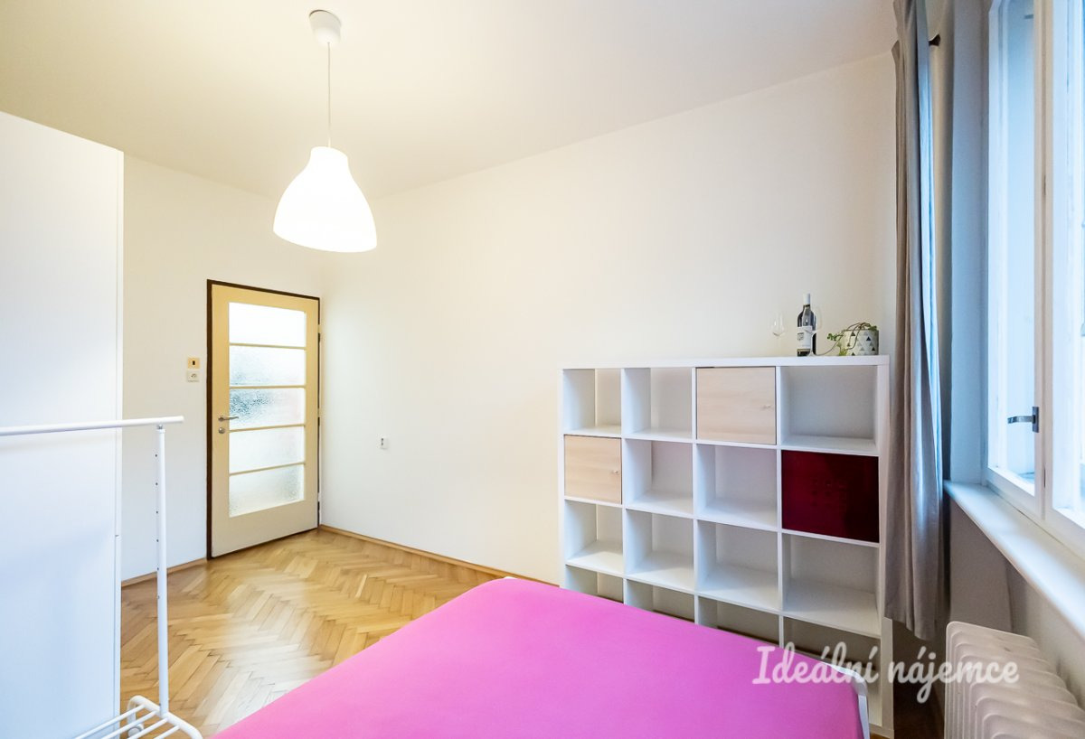 Pronájem bytu 1+kk, Sobotecká, 15 900 Kč/měs, Vinohrady,   18 m2