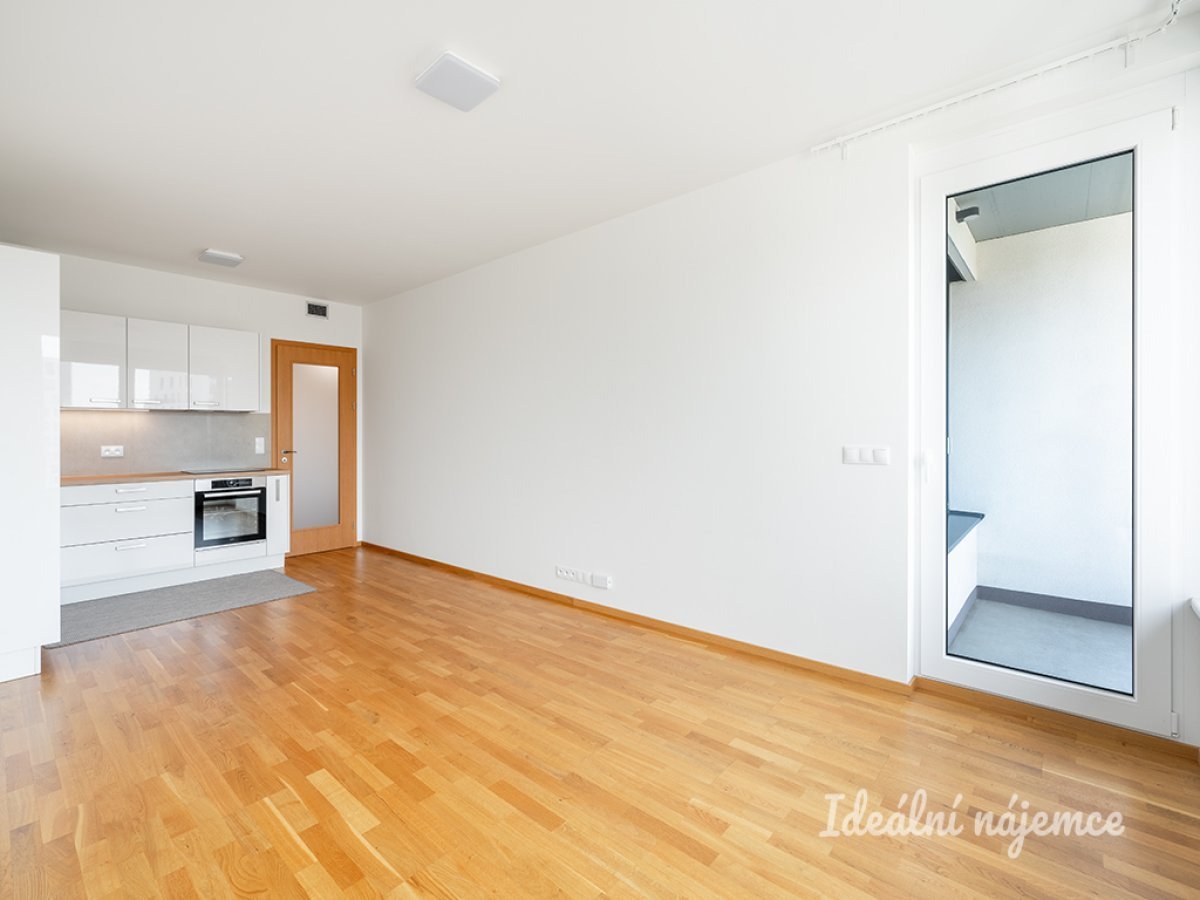 Pronájem bytu 2+kk, Smržových, Vysočany,   56 m2