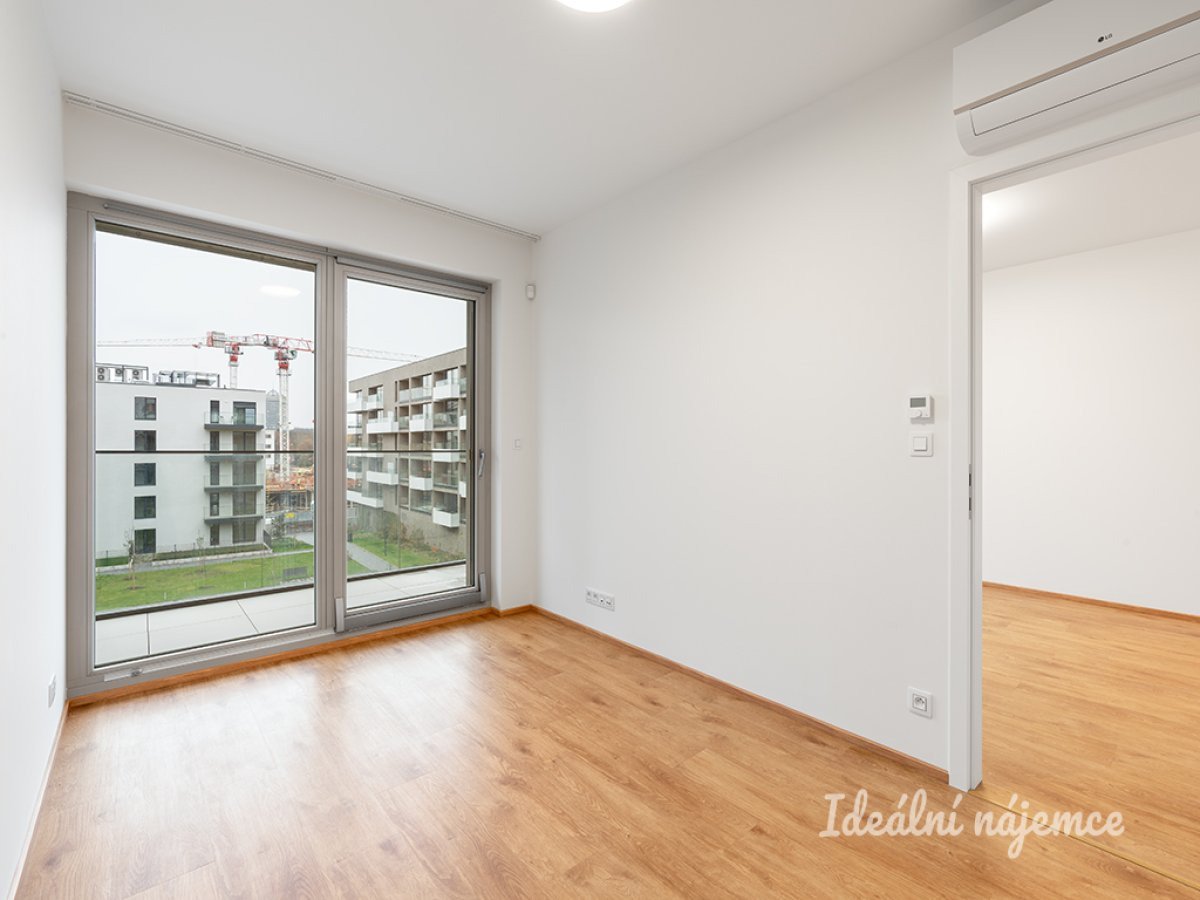 Pronájem bytu 2+kk, Malešická, Žižkov, 27900 Kč/měs, 53 m2