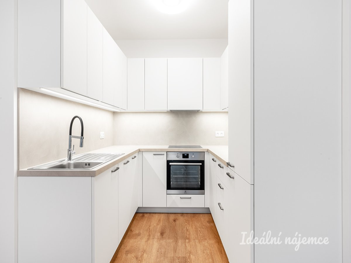 Pronájem bytu 2+kk, Malešická, Žižkov, 28700 Kč/měs, 60 m2