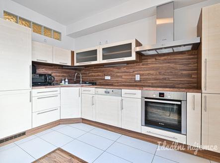 Pronájem bytu, 3+kk, 77 m²