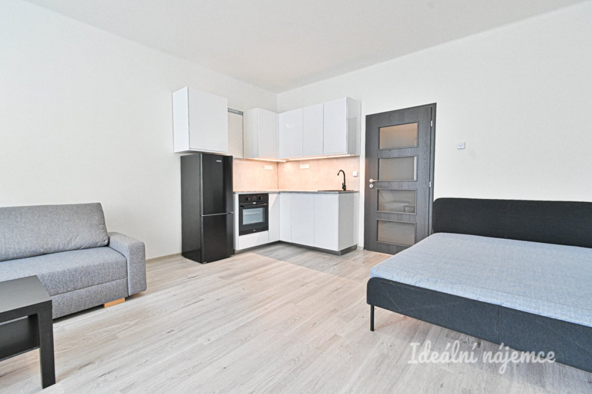 Pronájem bytu 1+kk, Slovinská, Královo Pole, 17 000 Kč/měs, 37 m2