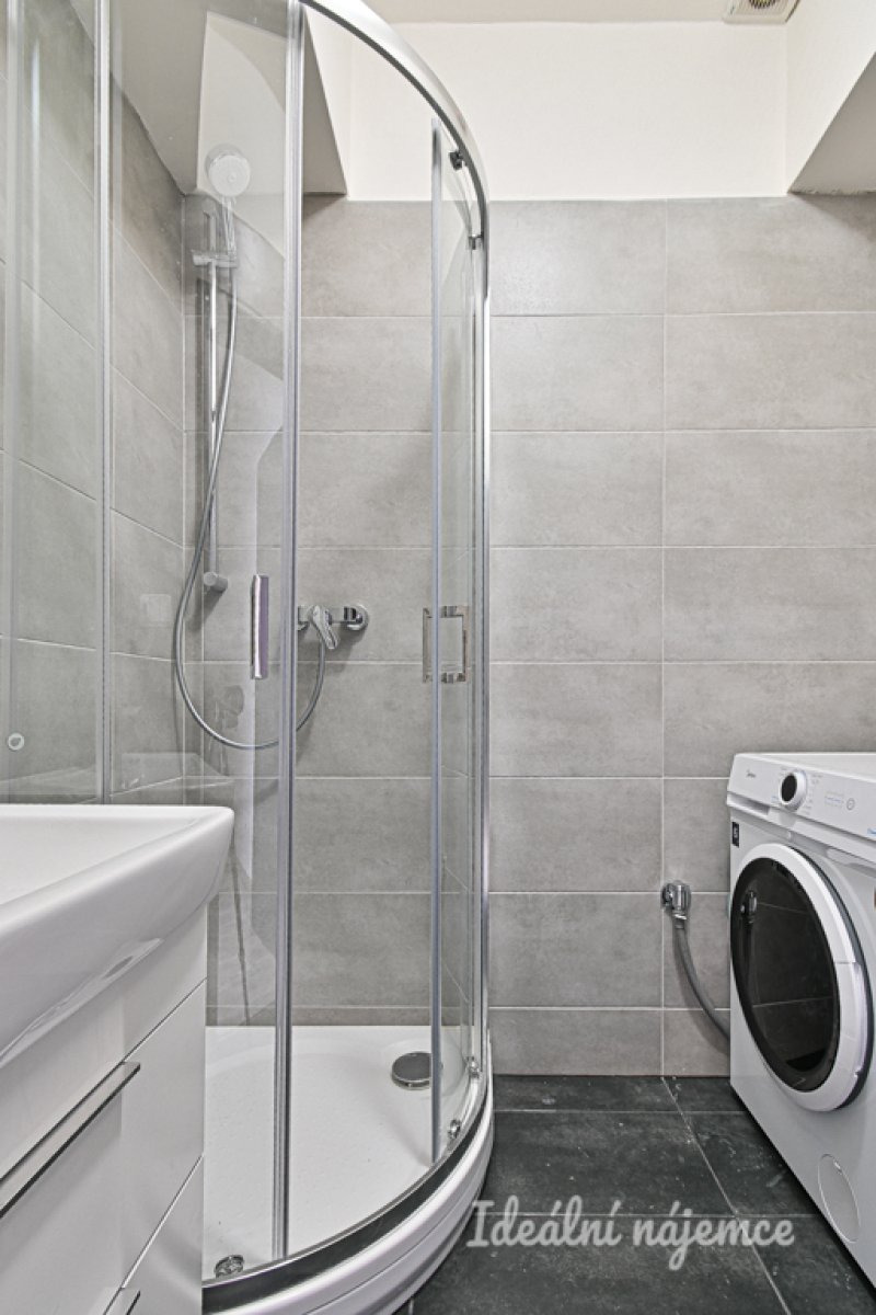 Pronájem bytu 1+kk, Slovinská, Královo Pole, 17 000 Kč/měs, 37 m2