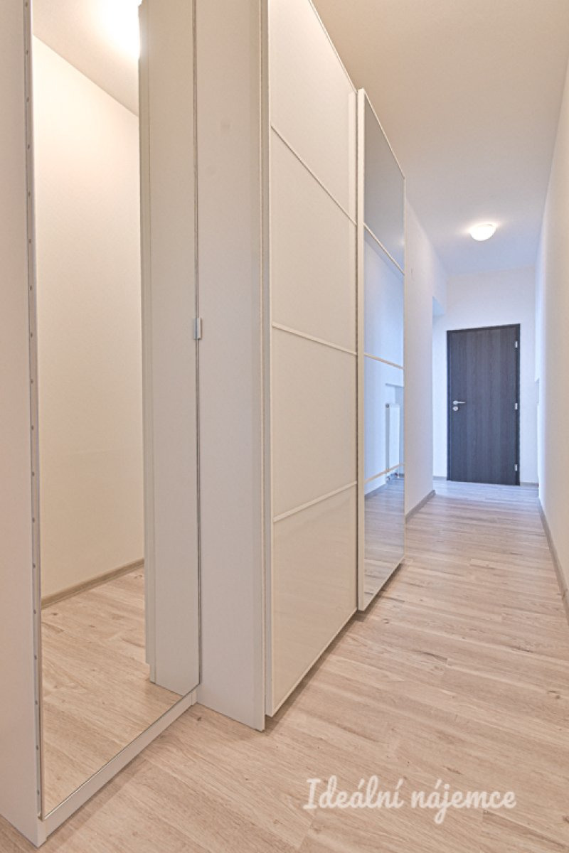 Pronájem bytu 1+kk, Slovinská, Královo Pole, 17 000 Kč/měs, 37 m2