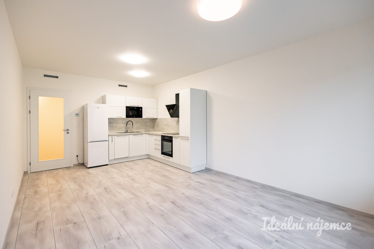 Pronájem bytu 2+kk, Kolbenova, Vysočany, 23490 Kč/měs, 54 m2