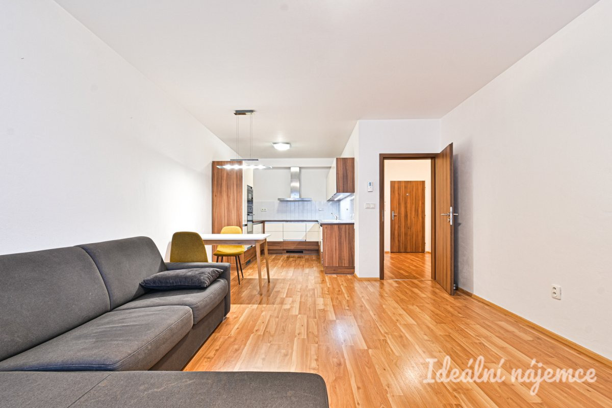 Pronájem bytu 2+kk, Rostislavovo náměstí, Královo Pole, 21 000 Kč/měs, 59 m2