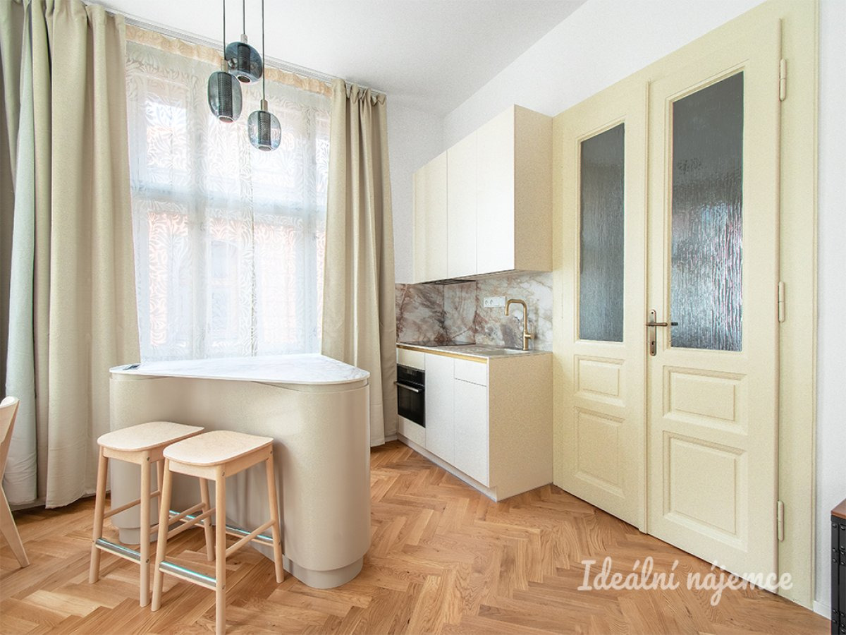 Pronájem bytu 3+kk, Templová, Staré Město, 33 000 Kč/měs, 68 m2