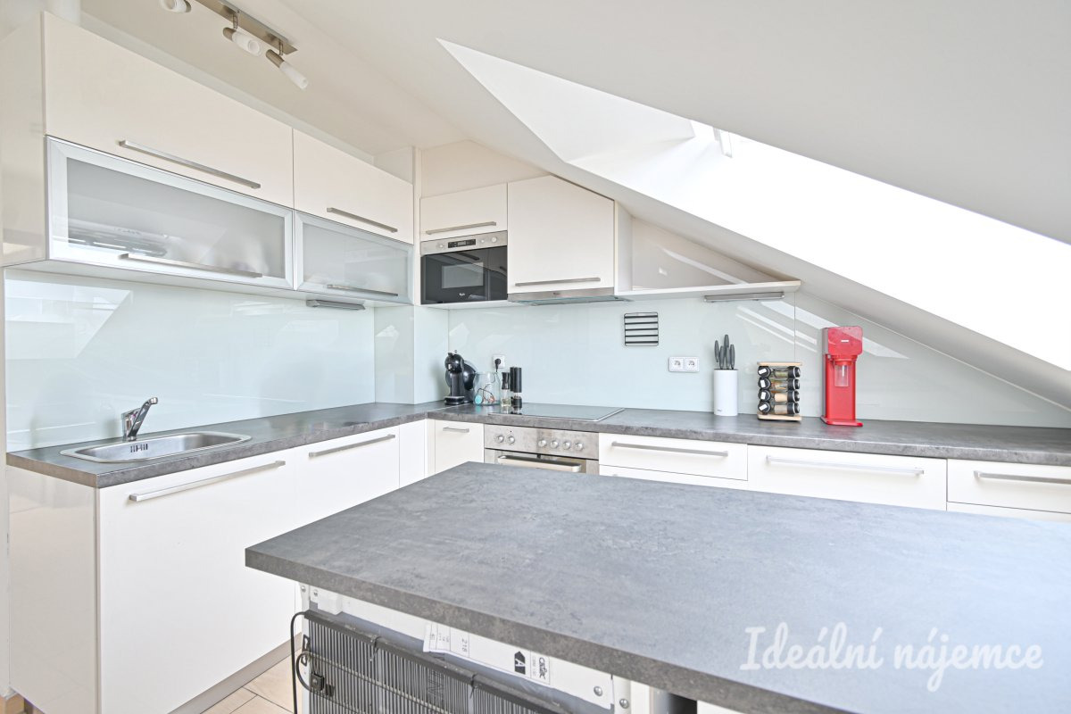 Pronájem bytu 2+1, Ponětovická, Slatina, 18 900 Kč/měs, 55 m2