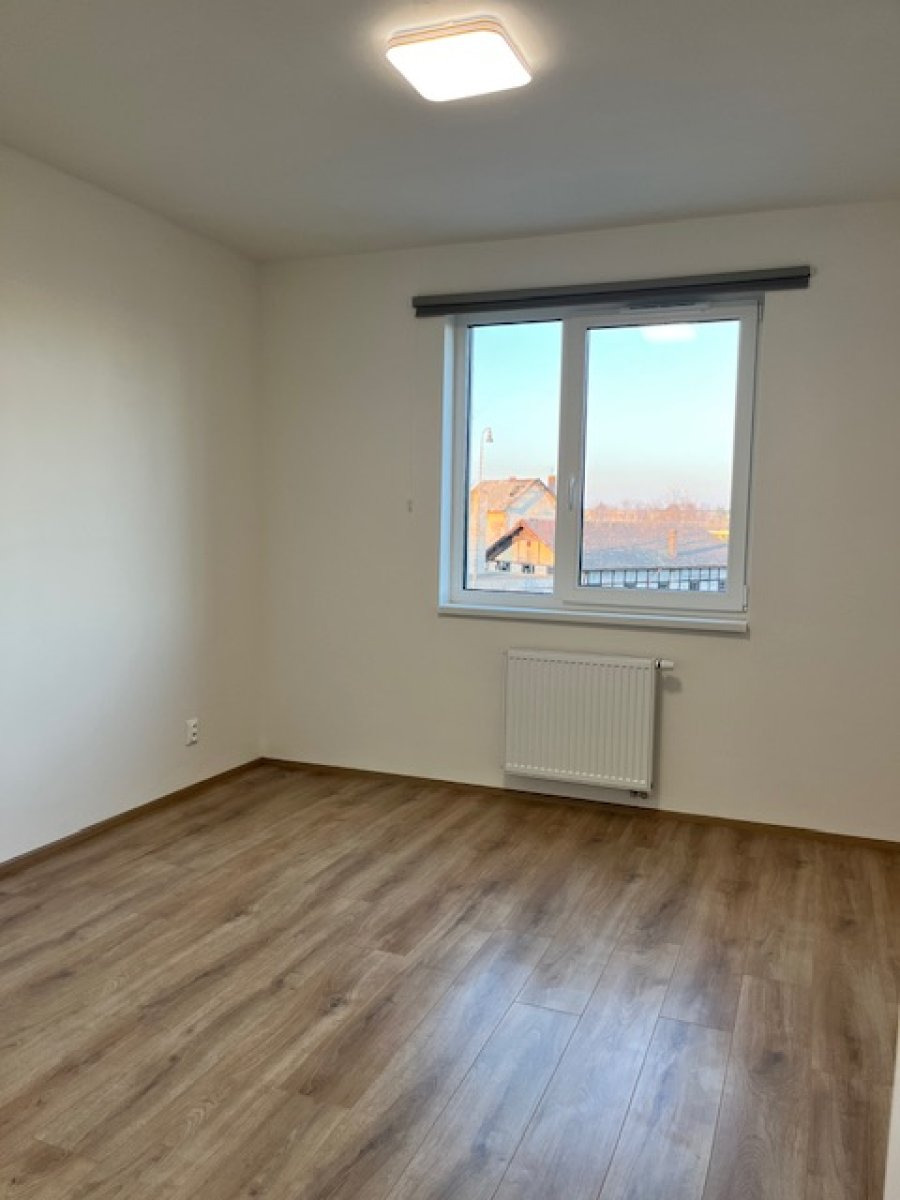 Pronájem bytu 2+kk, V Hliníkách, Chrudim, 13000 Kč/měs, 50 m2