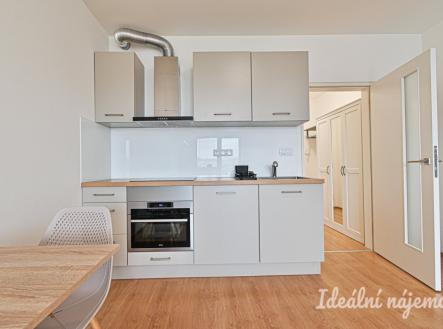 Pronájem bytu, 1+kk, 34 m²