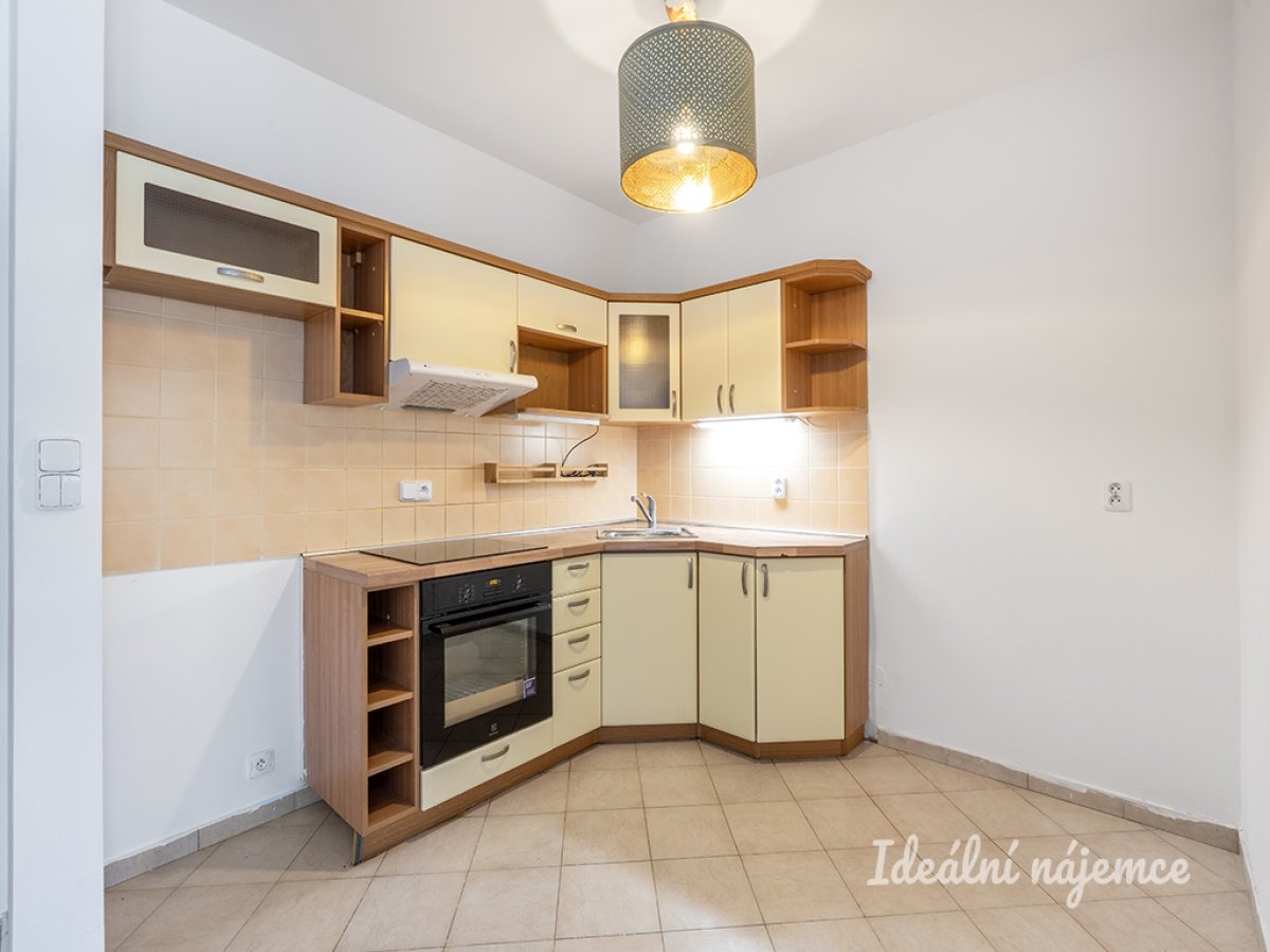 Pronájem bytu 2+kk, Velvarská, Horoměřice,  17 500 Kč/měs, 49 m2