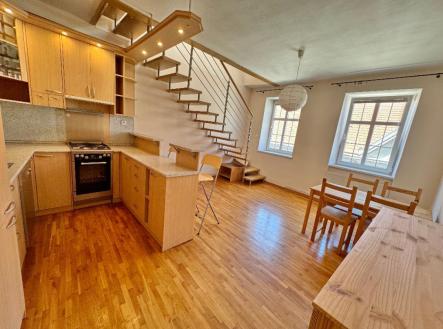 Pronájem bytu, 4+kk, 110 m²