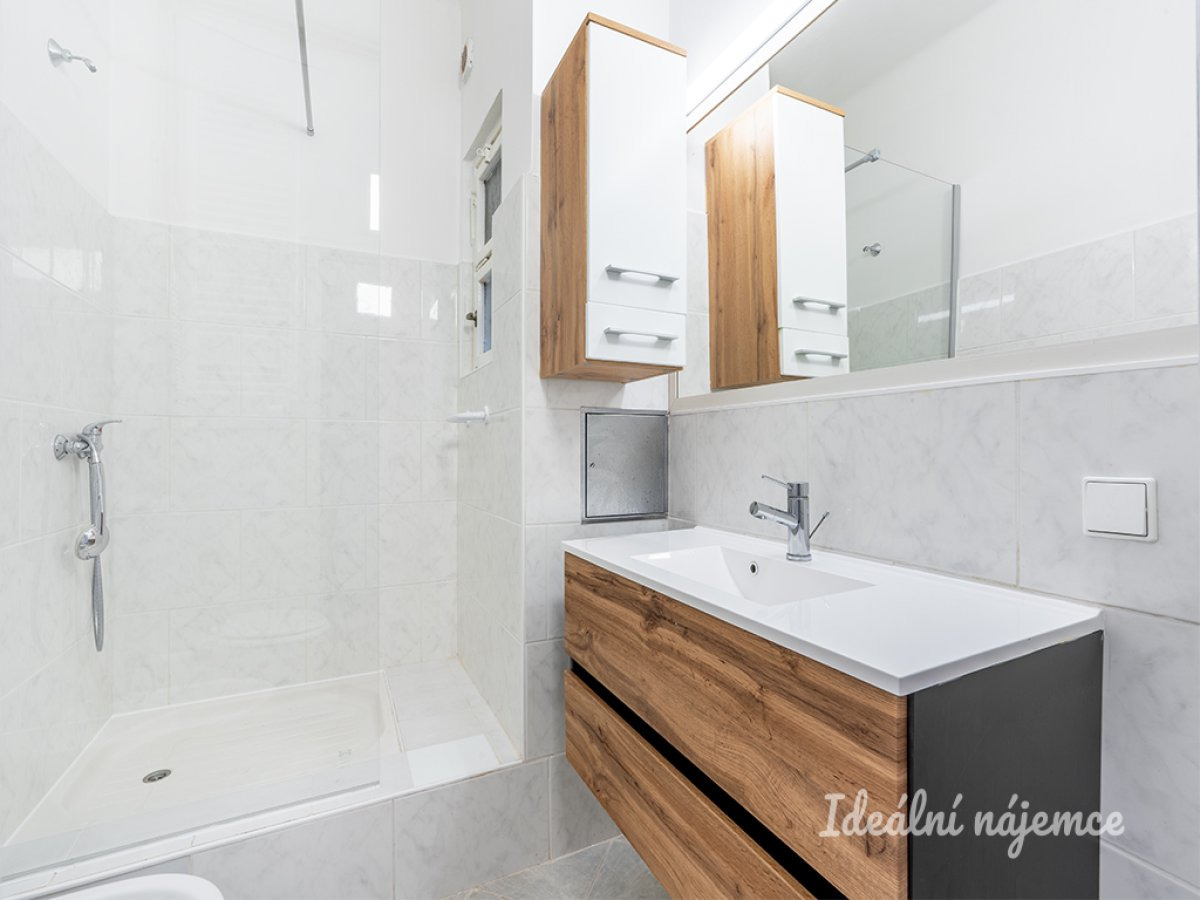 Pronájem bytu 1+kk, Chrudimská, Vinohrady, 15.800 Kč/měs, 22 m2